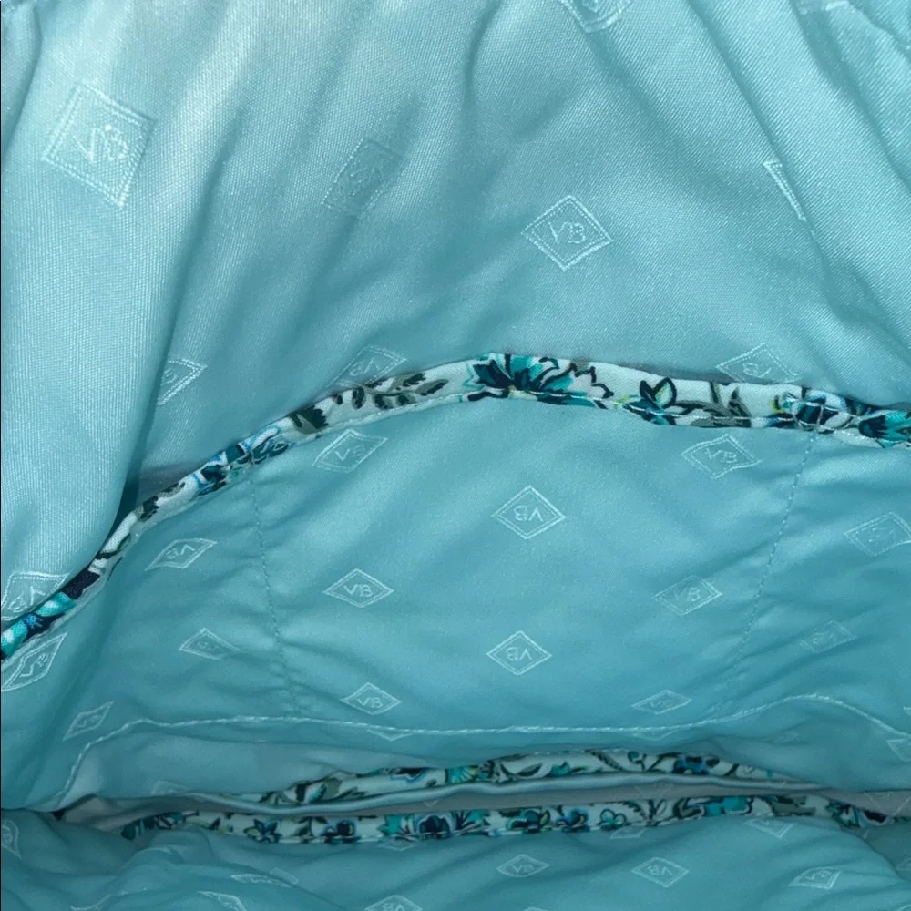 Vera Bradley zip, top hipster, cloud vine Crossbody Bag - Picture 6 of 7